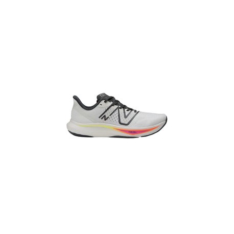 Tenis New Balance Fuel Cell REBEL V3 Gris Hombre